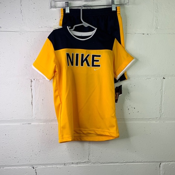 Nike Other - Nike boy 2 pice set